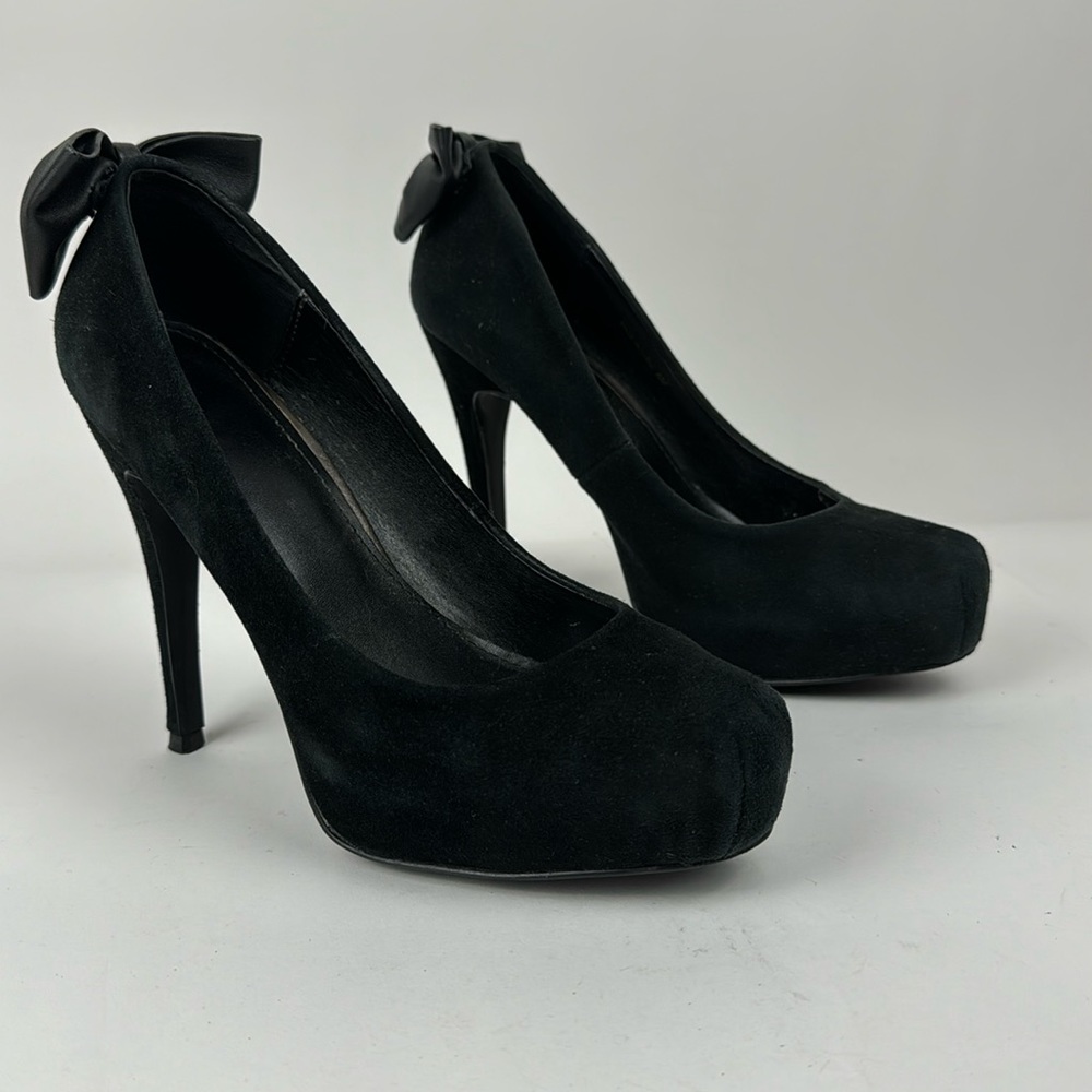 Dolce Vita  Black Suede platform heel, size 8, bows on back